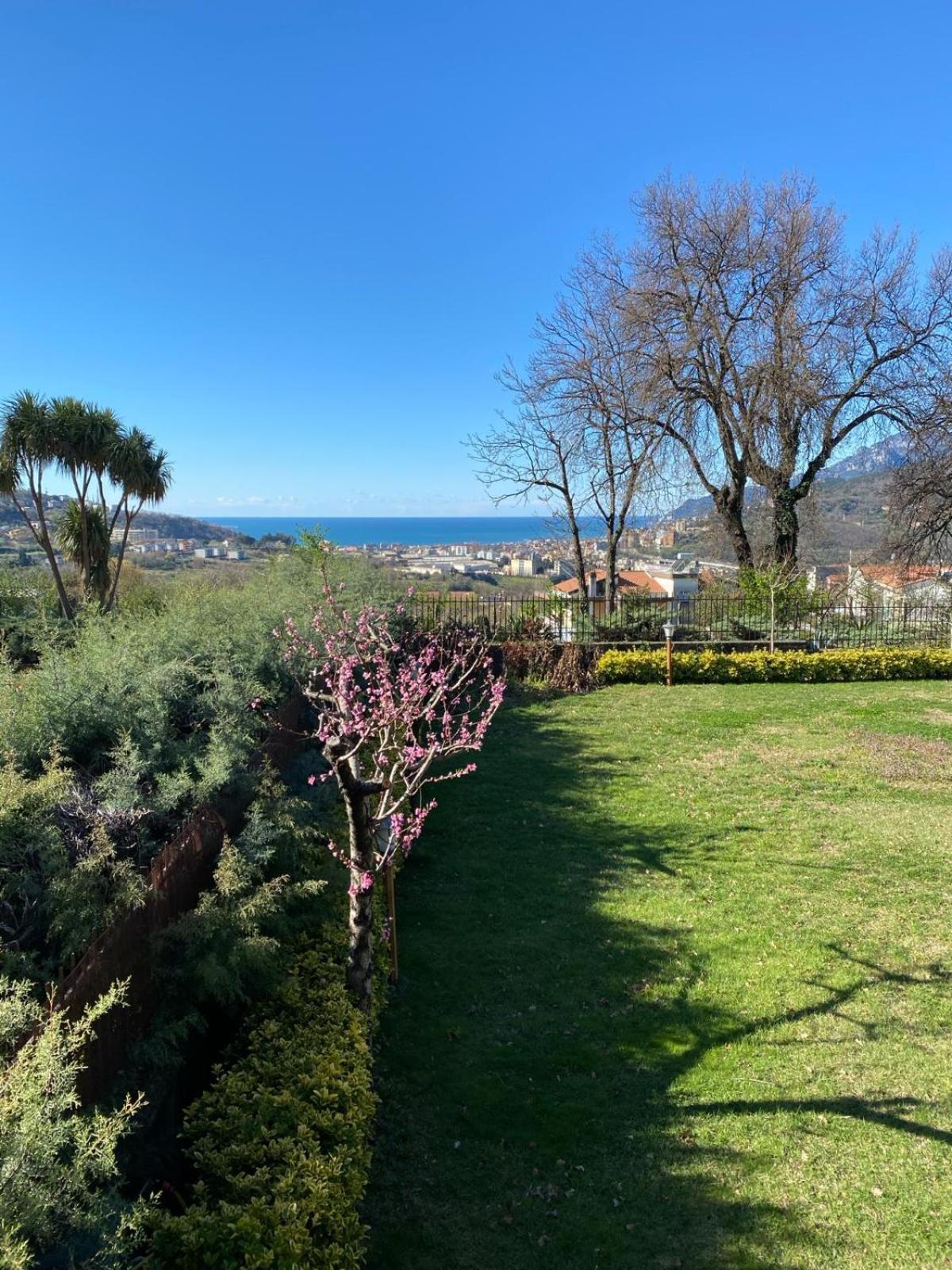 B&B La Rosa Salerno Eksteriør bilde